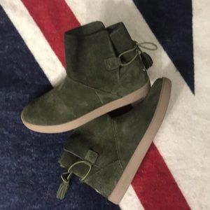 Kookaburra booties size 8